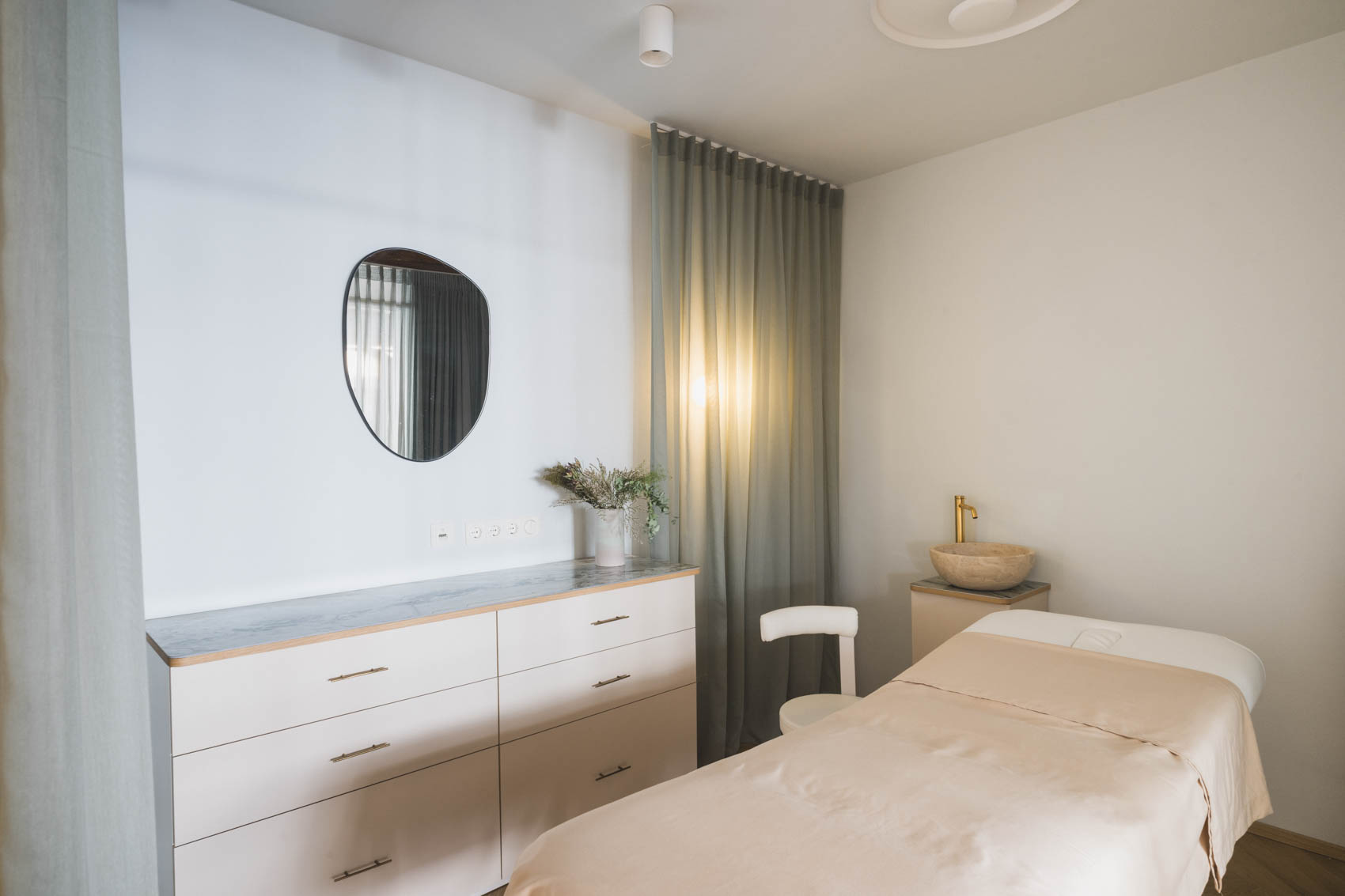 MB240731_Glowin_Interior_0255-highres